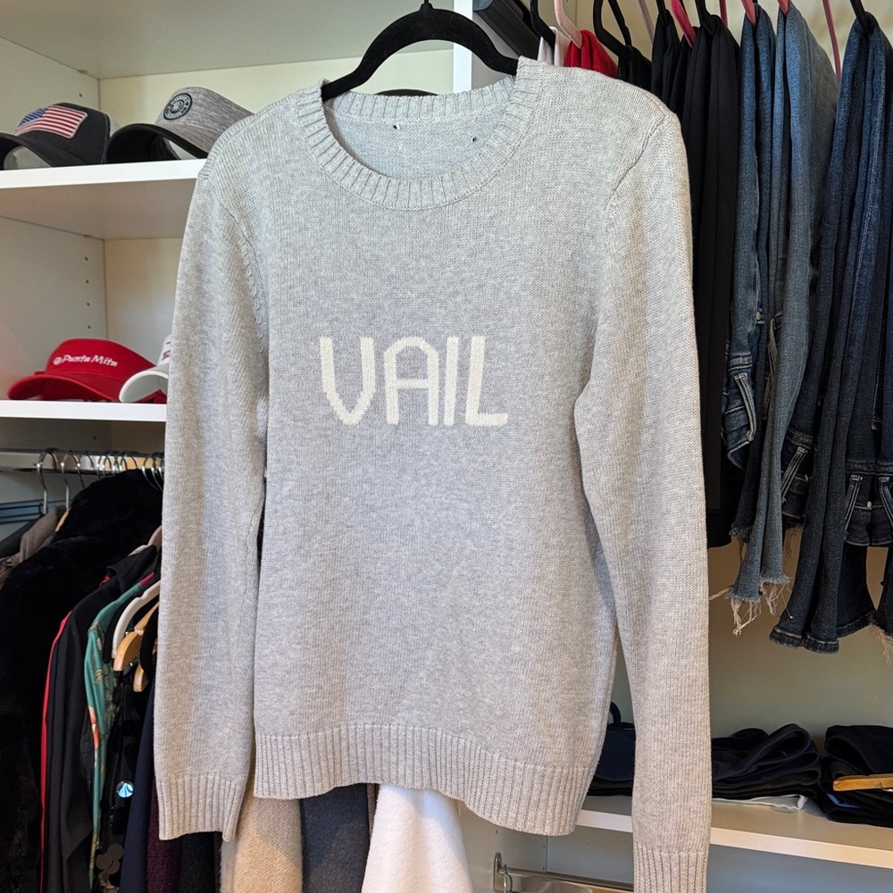 Vail cotton crew neck sweater in good condition, has only ever been drycleaned